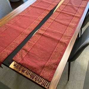 Pier 1 table runners